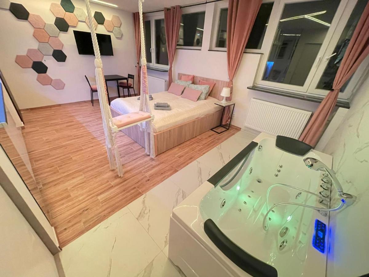 Yourapart Jacuzzi Przy Zamku Krolewskim 华沙 外观 照片